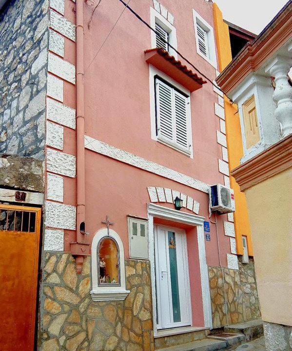 Photo of Buildings in Sutomiscica