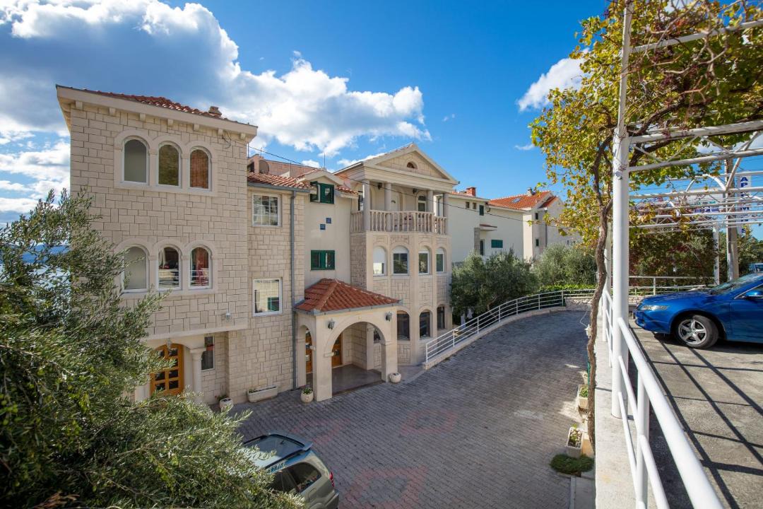 Photo of Others in Omis