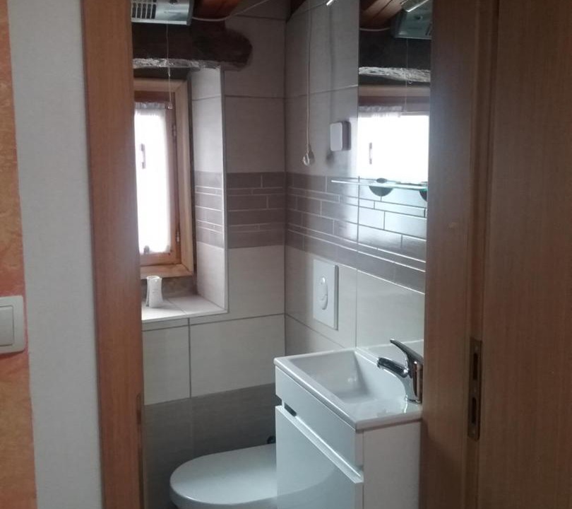 Photo of Bathroom in Draguc
