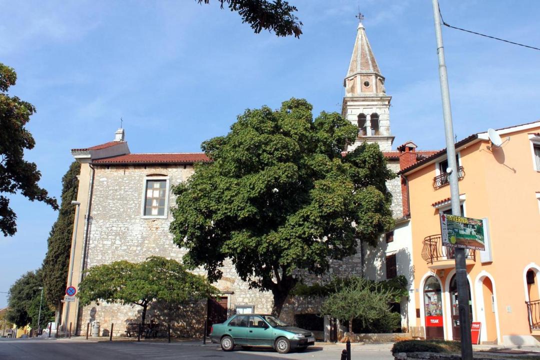 Photo of Buildings in Tar-Vabriga