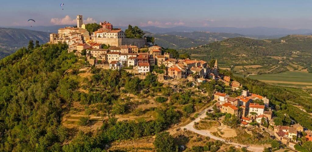 Photo of Buildings in Brkac