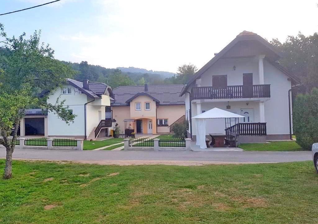 Photo of Buildings in Smoljanac