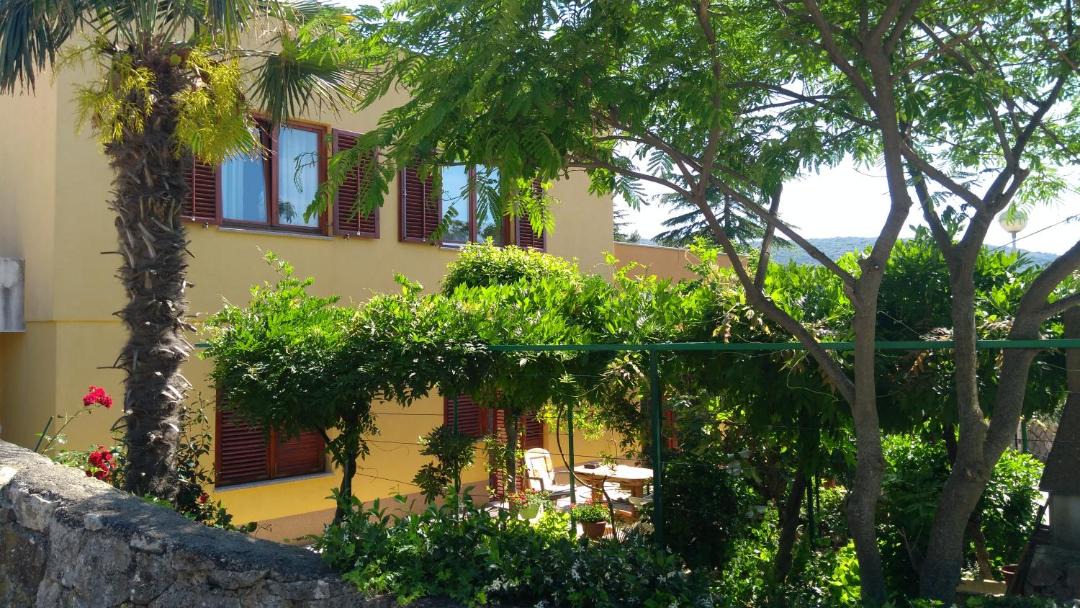 Photo of Others in Cres