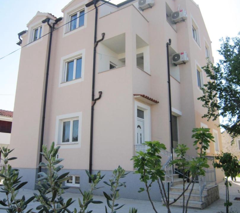 Photo of Buildings in Srima
