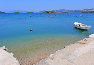 Two bedroom apartment near beach Cove Pještata, Pelješac (A-12381-b)