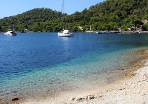 One bedroom apartment near beach Ubli, Lastovo (A-8344-a)