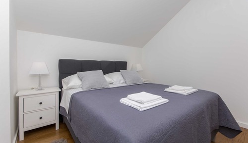 Apartment (One Bedroom Apartment with Terrace)