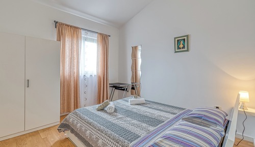 Family House, 2 Bedrooms, 2 Bathrooms (Pool House Kristina near Poreč)