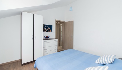 Apartment (One Bedroom Apartment with Garden Vie)