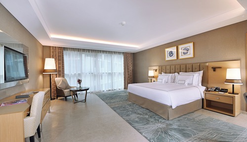 Grand Suite 1 Bedroom - Complimentary Luxury Transfers to Jumeirah Beach and Mall of Emirates