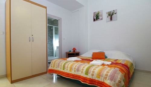 Apartment, 1 Bedroom (898/2090)