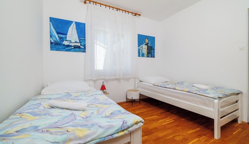 Apartment (A4)