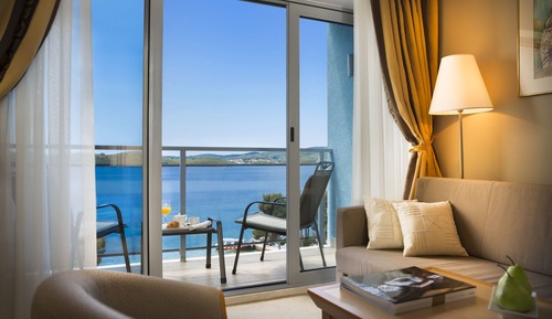 Superior junior suite with sea view balcony