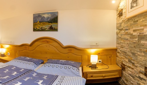 Classic Apartment, Hill View