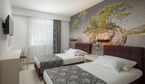Apartment, 2 Bedrooms, Balcony, Partial Sea View