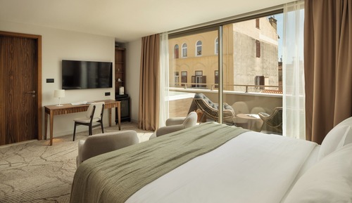 Deluxe Balcony Room with Jacuzzi