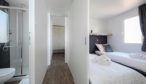 Marinus Holiday Home with pool