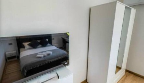 House (Double Room 4)