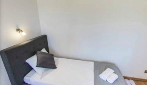 House (Single Room 2)