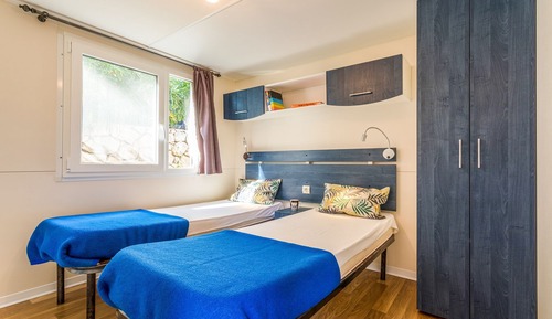 Superior Mobile Home, 2 Bedrooms