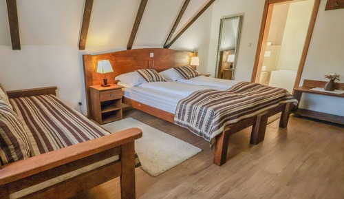 Deluxe Room, 1 King Bed, Nature View