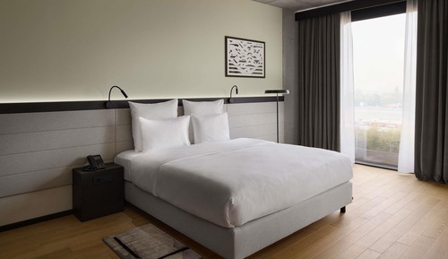 Standard Room, 1 King Bed