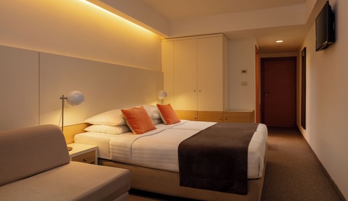 Standard Twin Room with Extra Bed and Sea Side, Balcony