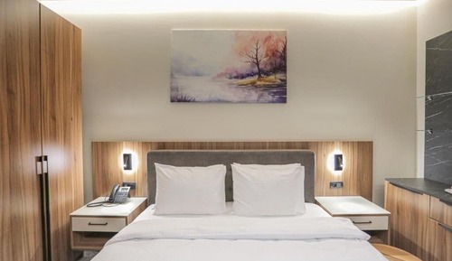 Economy Single Room, Balcony, Garden View