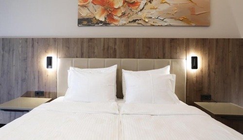 Double or Twin Room, Balcony, Garden View