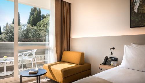 Superior Twin Room with Extra Bed