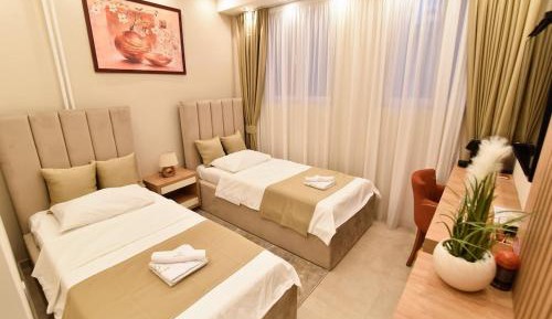Deluxe Queen Room