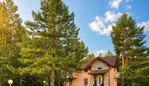 Three-Bedroom Vacation Home 