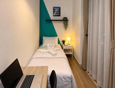 Single Room with Shared Bathroom