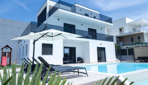Superior Villa