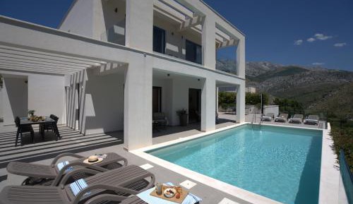 Superior Villa