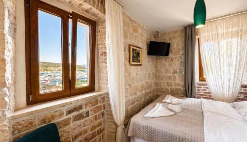 Double or Twin Room with Sea View