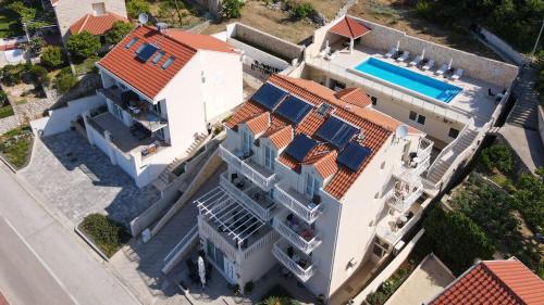 Studio Apartment with Balcony and Sea View