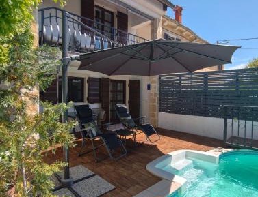 One-Bedroom Apartment with Terrace
