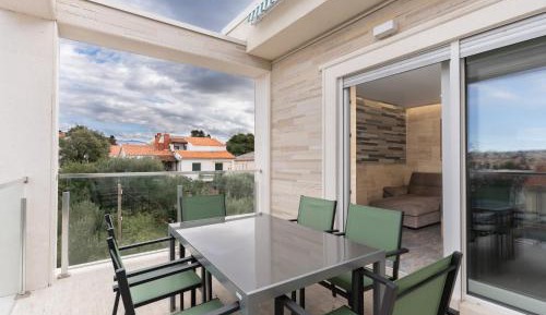 Three-Bedroom Apartment with Balcony