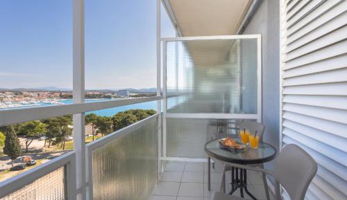 Classic Twin Room with Balcony - Sea Side 