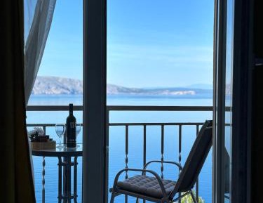 Studio Apartment with Sea View