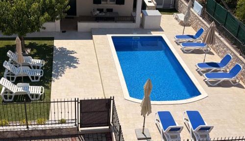 One-Bedroom Apartment with Balcony and Sea View