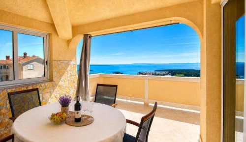 Apartment with Sea View