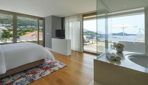 Executive Suite with Balcony and Sea View