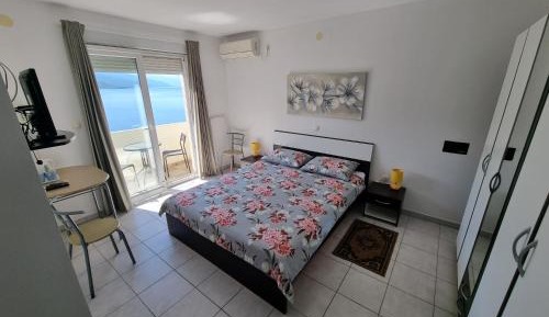 Double Room with Balcony and Sea View