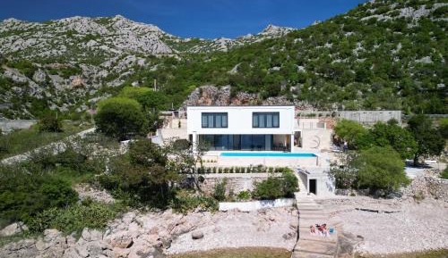 Villa - Beach Front