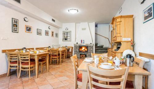 One-Bedroom Apartment with Balcony