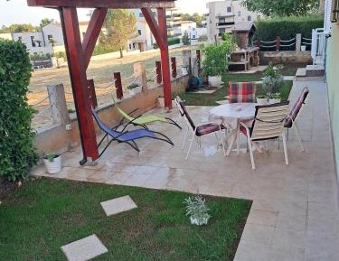 Apartment with Garden View