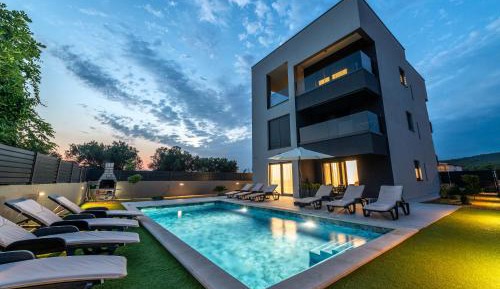 Two-Bedroom Apartment with Pool View