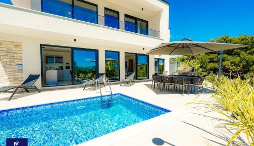 Villa with Sea View